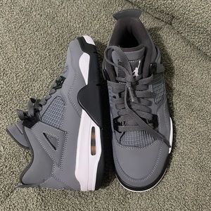 Jordan 4 Retro Cool Grey size 5Y